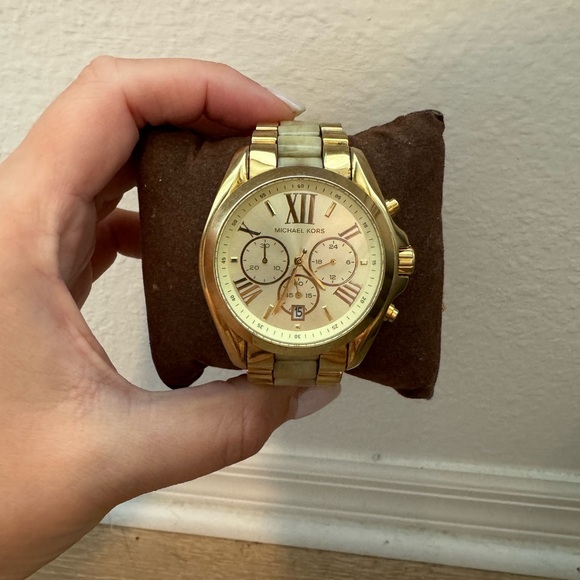 Michael Kors gold watch - Picture 1 of 4